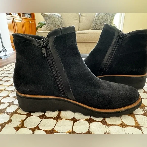 Clarks Suede Ankle Boots - Black - size 7.5 - Picture 5 of 7